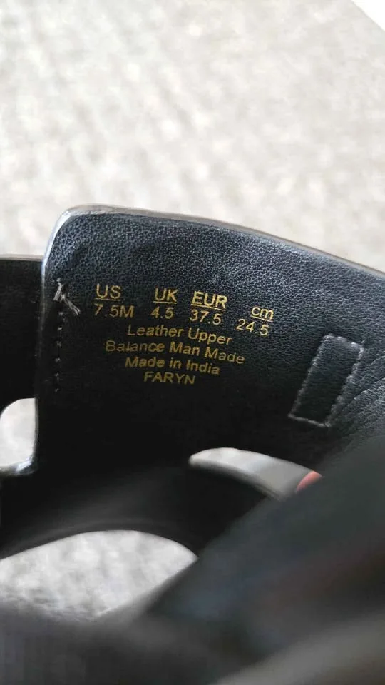 Naturalizer faryn slides sandal. Pls read description image indicator(5)