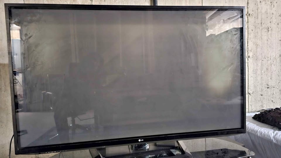 60" LG 60PA6500 Plasma TV.