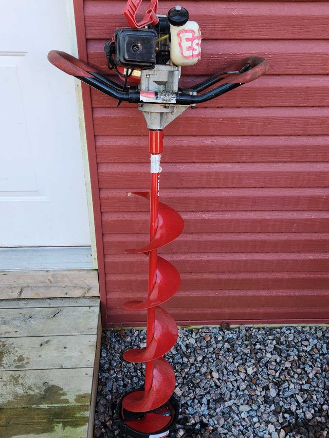 Eskimo Stingray 533 Gas Powered Auger