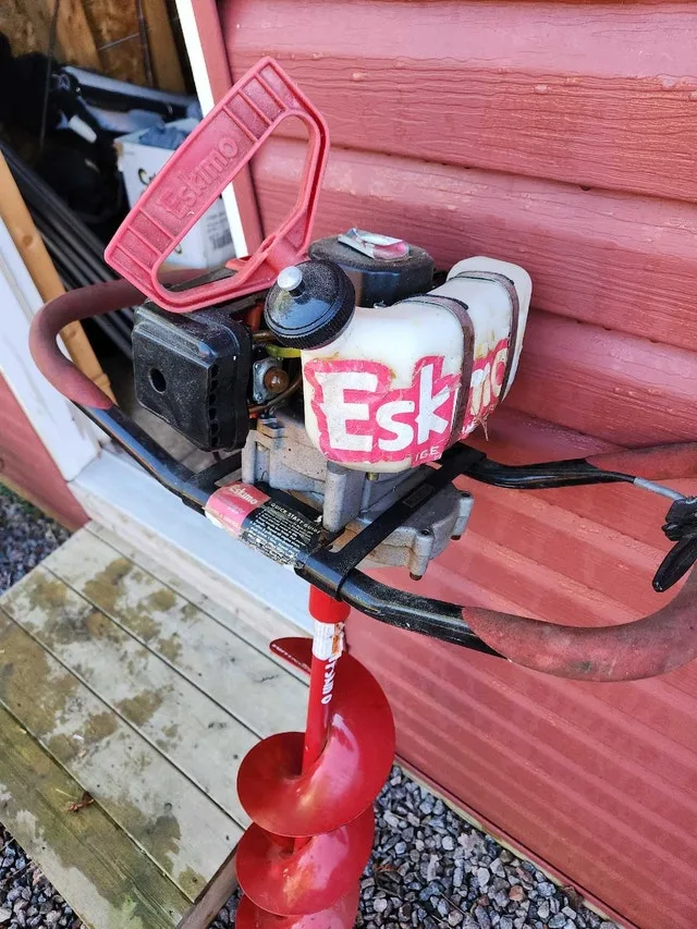 Eskimo Stingray 533 Gas Powered Auger image indicator(2)