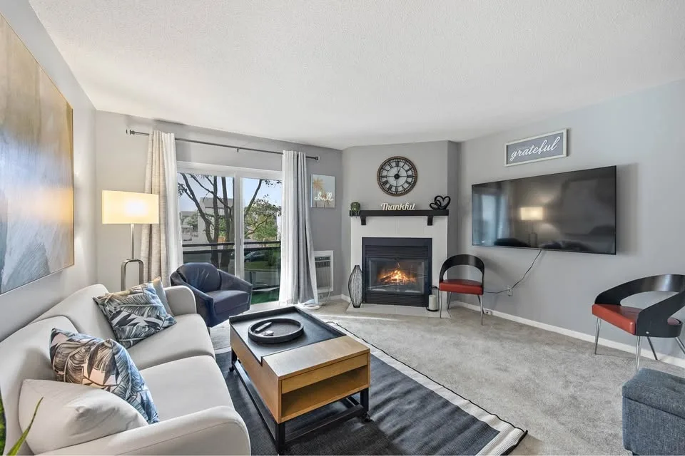 2 Beds 1.5 Baths - Apartment