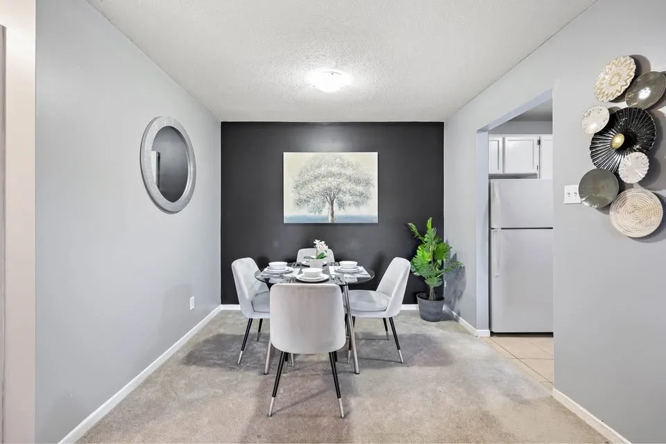 2 Beds 1.5 Baths - Apartment image indicator(6)