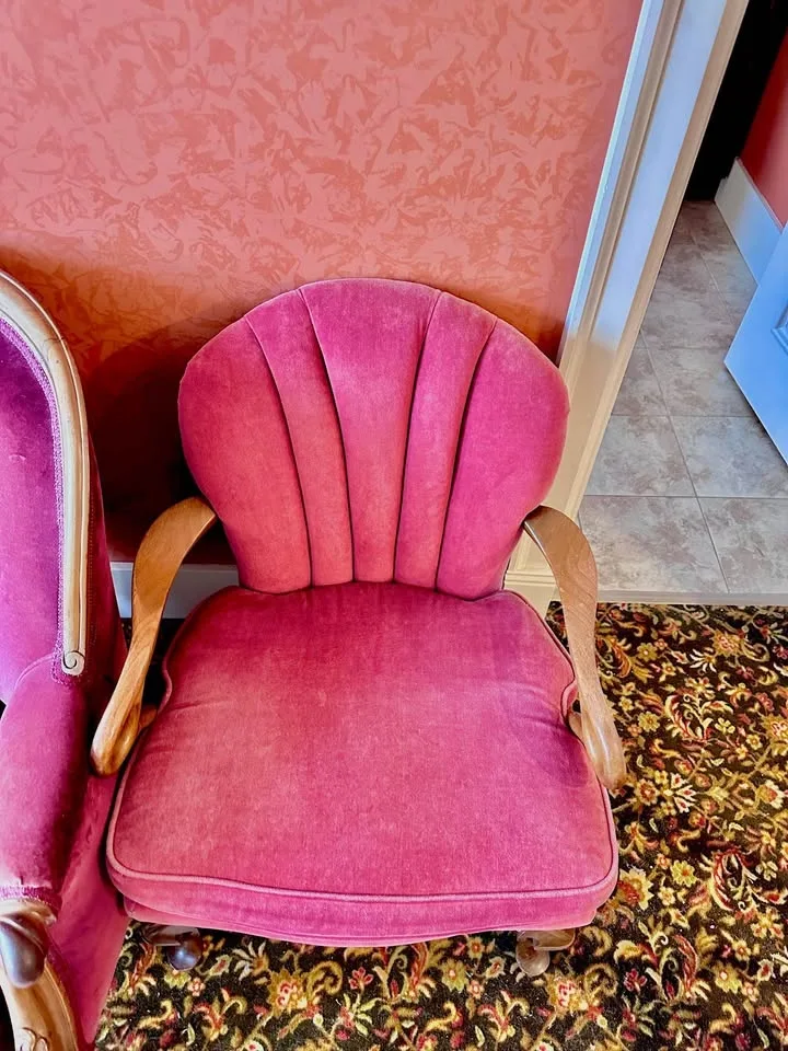 Vintage Furniture-Armchair image indicator(2)