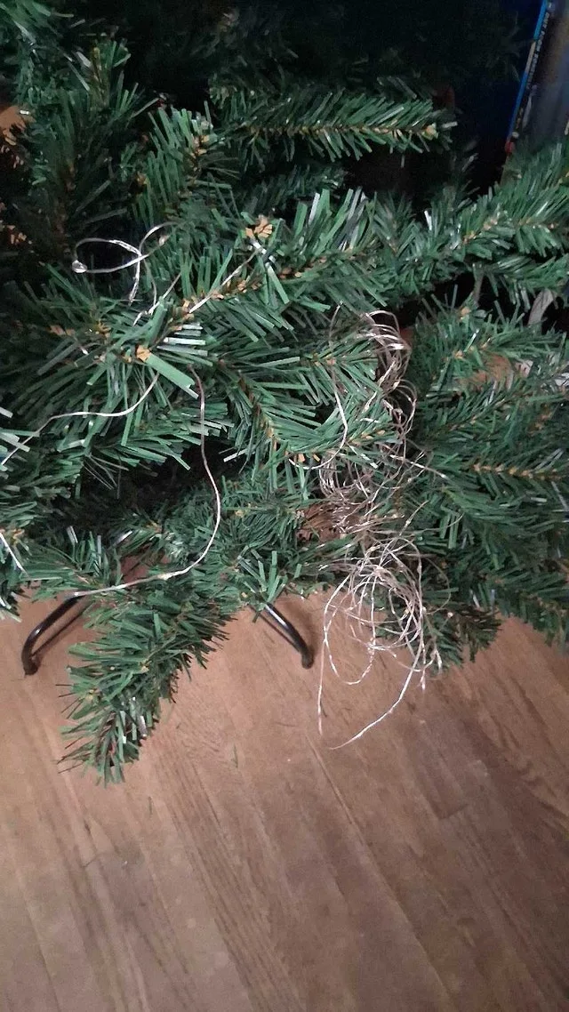 6 ft christmas tree with stand bag and lights image indicator(2)