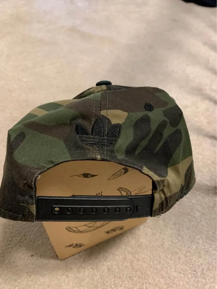 Vintage Camo Raptors hat image indicator(2)