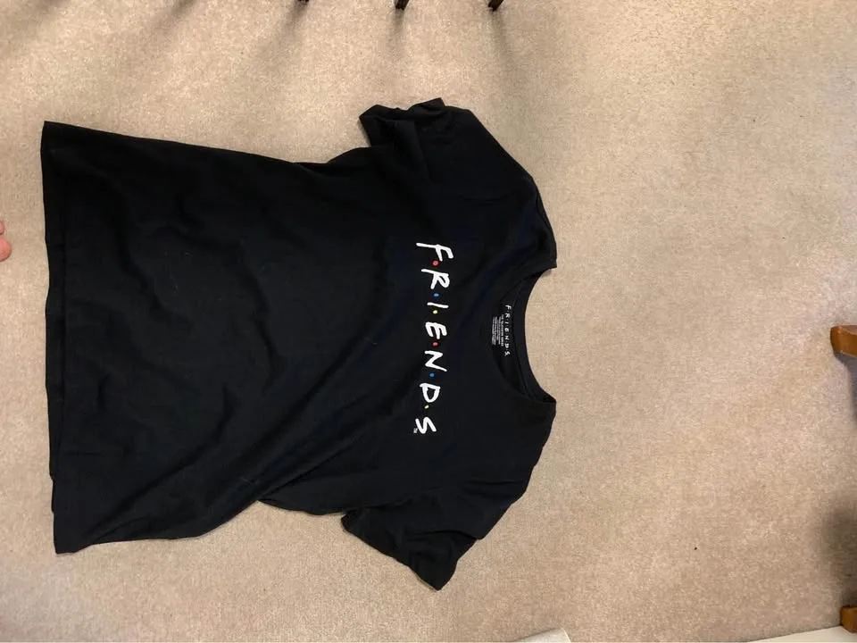 Friends shirt image indicator(2)