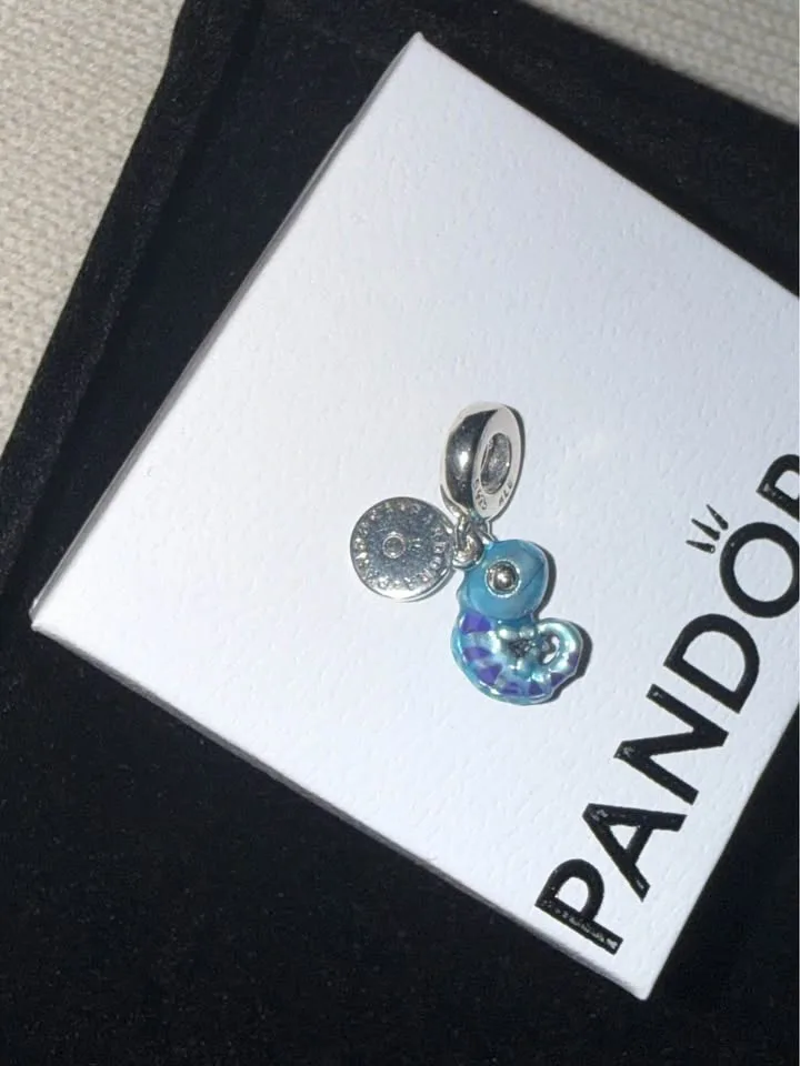 Colour-changing Chameleon Dangle Charm Sterling silver (925). 🥕 image indicator(2)