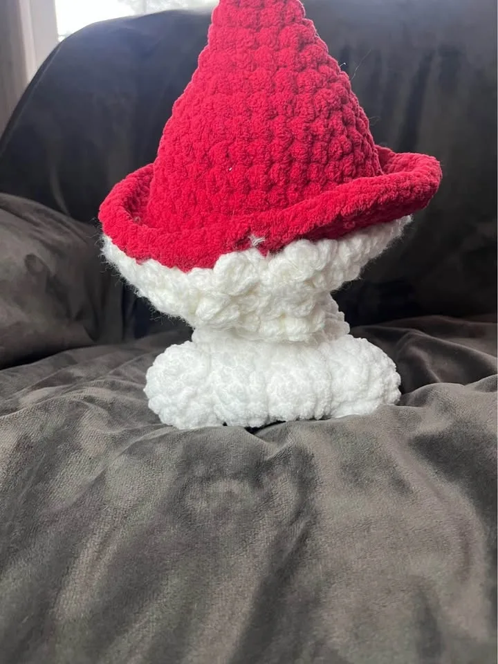 Handmade crochet mushroom sprite toy image indicator(3)