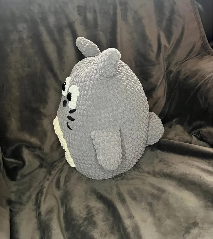 Handmade crochet Totoro toy image indicator(2)