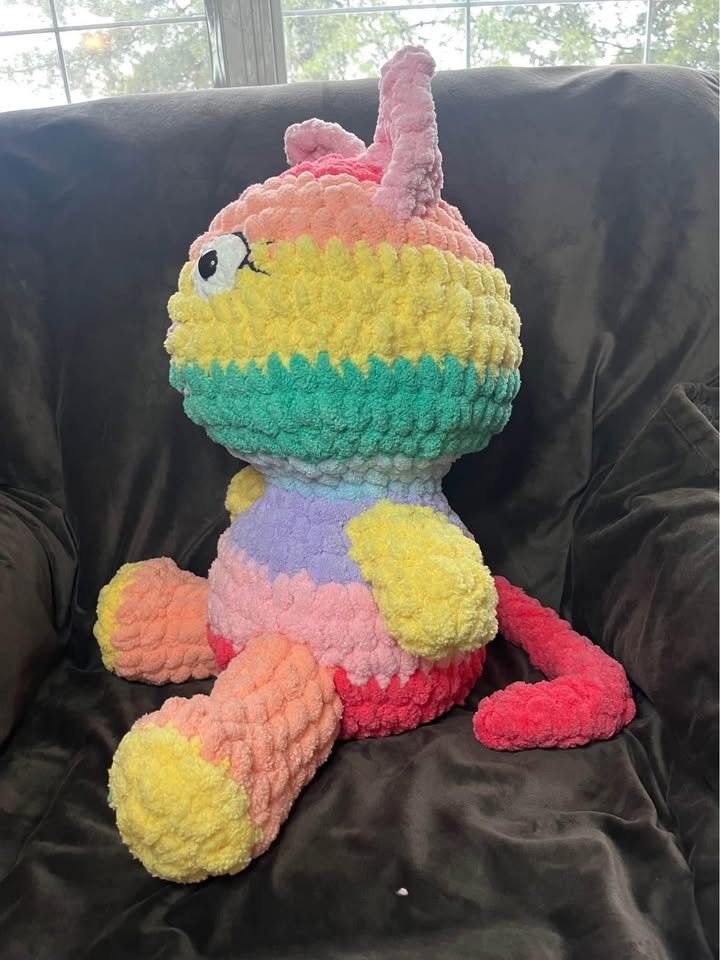 Handmade crochet big rainbow cat ￼toy - photo 2