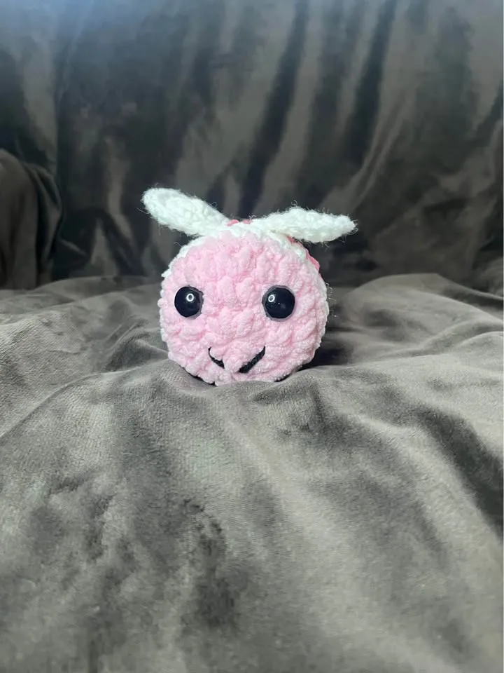 Handmade Crochet pride bees toy image indicator(2)