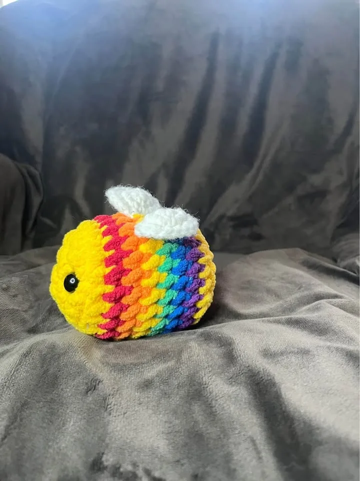 Handmade Crochet pride bees toy image indicator(6)