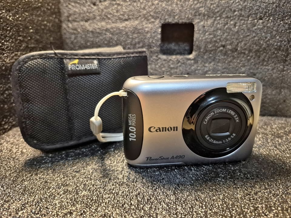 Canon PowerShot A490 - 10MP Digital Camera + 16 GB Card