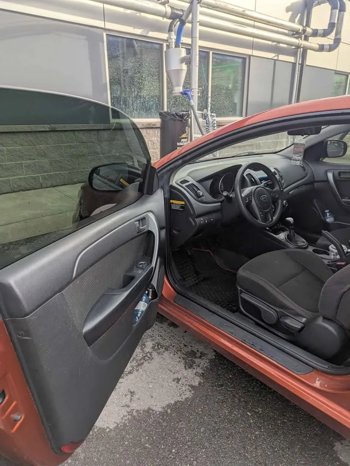 2010 Kia Forte Koup image indicator(4)