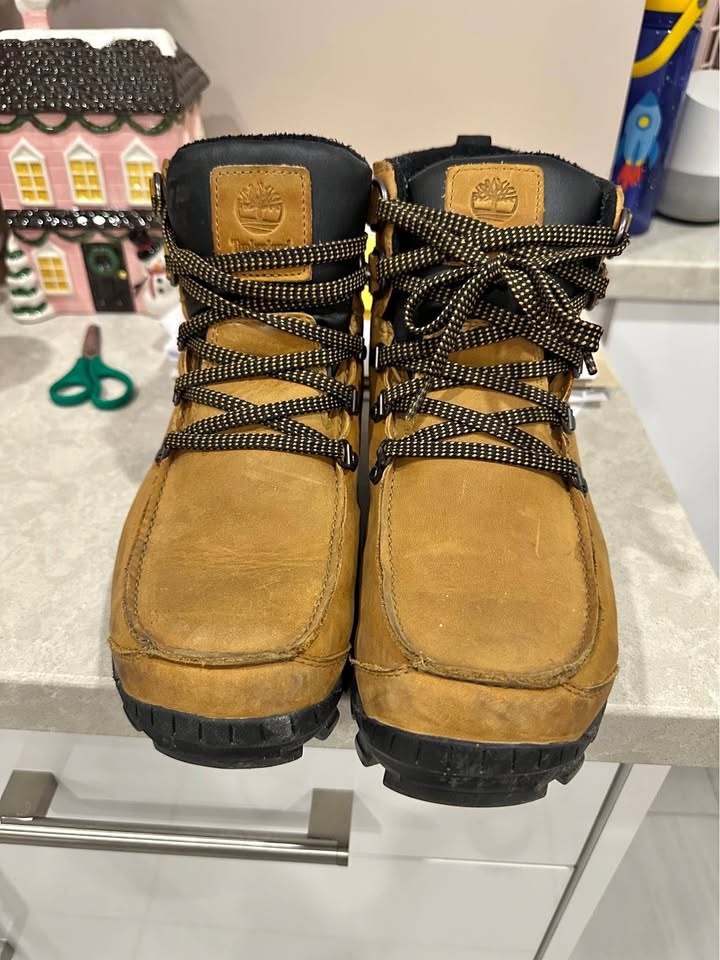 mens size 10 timberland winter boots- jane and shep
