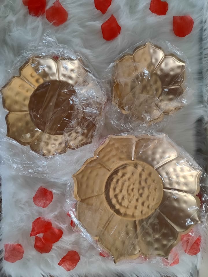 Flower Shaped Metal Decorative Urli Bowl set of 3 - photo 2