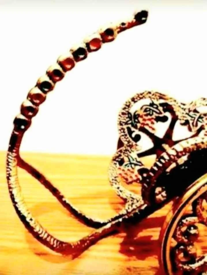 Enamel Brass Handmade Chariot Wine Bottle Holder image indicator(6)