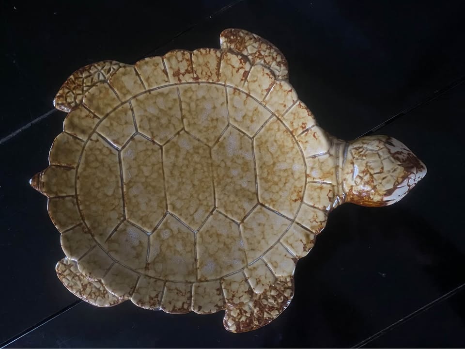 Glazed Ceramic Sea Turtle plate 10.5 inches long - photo 3