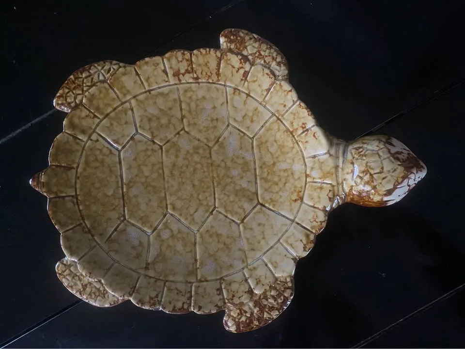 Glazed Ceramic Sea Turtle plate 10.5 inches long image indicator(3)