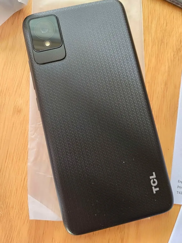 TCL 502 Smartphone Kit *BRAND NEW* Never Used image indicator(5)