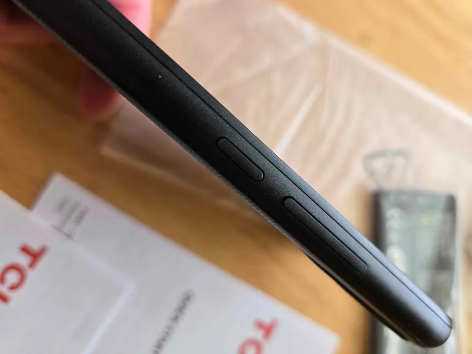 TCL 502 Smartphone Kit *BRAND NEW* Never Used image indicator(6)