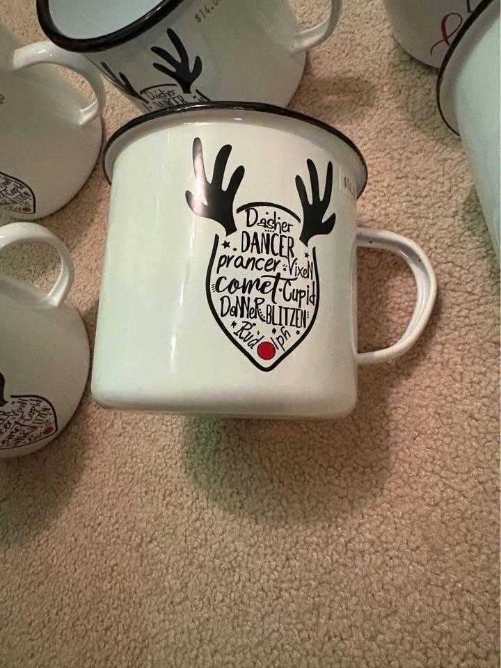 6 large enamel Christmas mugs - photo 2