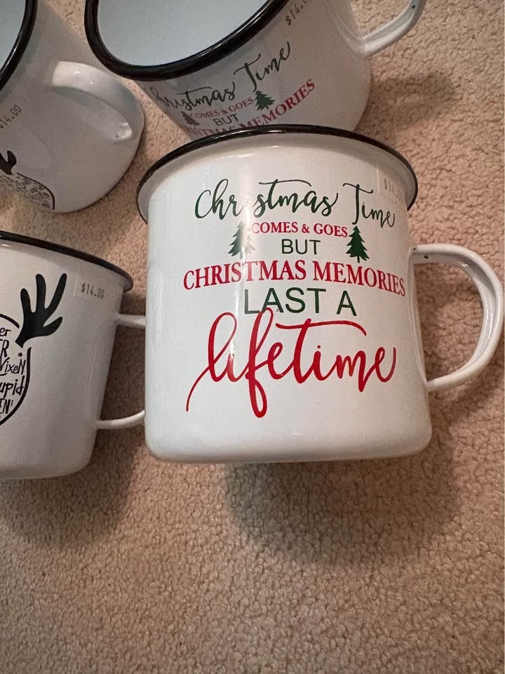 6 large enamel Christmas mugs - photo 3