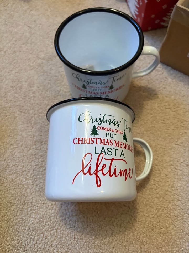 6 large enamel Christmas mugs - photo 4