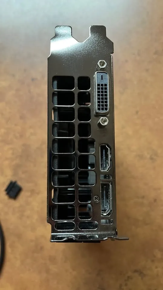 EVGA GeForce GTX 1050 image indicator(2)