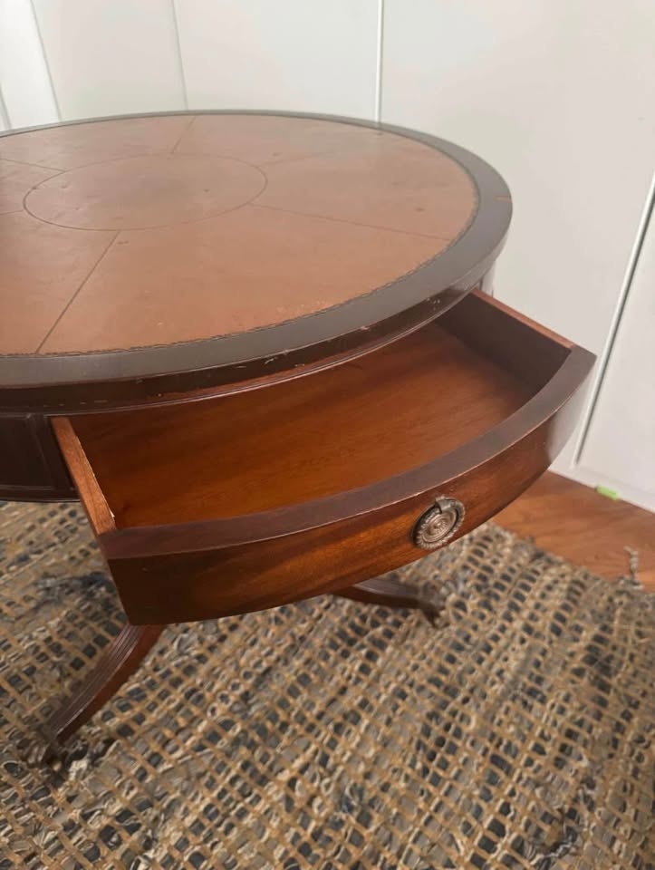 Vintage 1941 Charak Round Side Table - photo 4