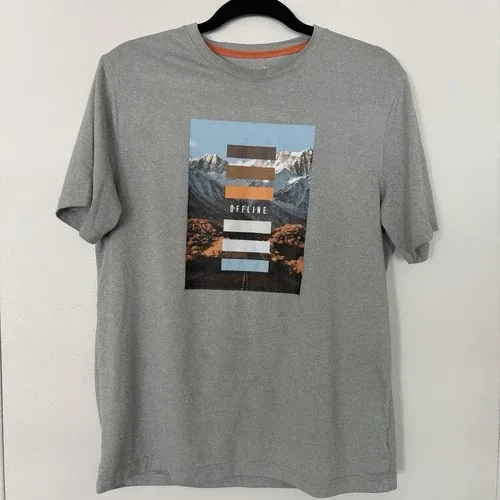 Old Navy Active Men M Utah Graphic Print T-shirt image indicator(5)