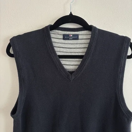 M&S Blue Harbour Tank Top Sleeveless V Jumper - Size Small image indicator(2)
