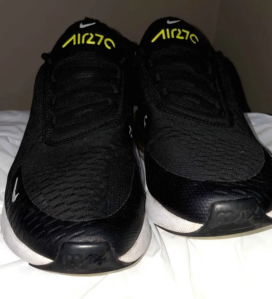 Rarly color Nike air Max 270, Size 9 Us 43 Europe. In good condi image indicator(3)