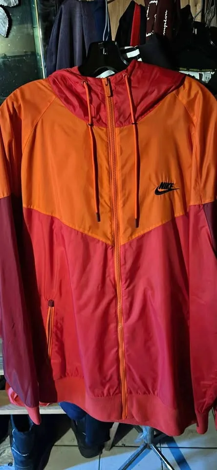 Nike windbreaker thumbnail