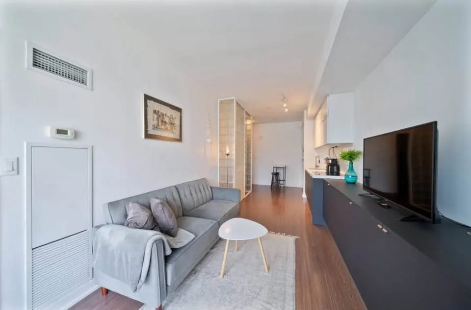 2 Beds 1 Bath - Apartment image indicator(2)