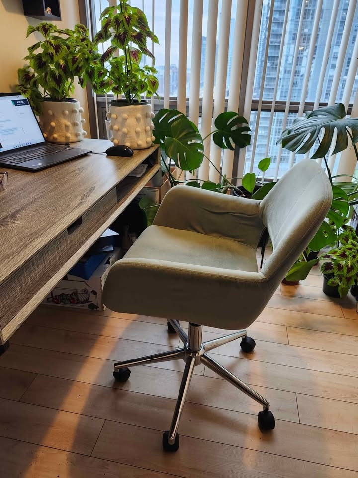 Rolling Desk Chair - photo 2