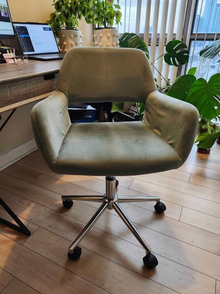 Rolling Desk Chair - photo 3