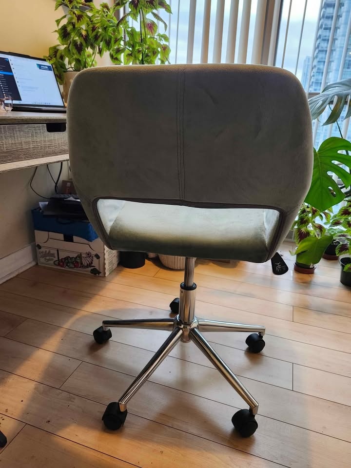 Rolling Desk Chair - photo 4