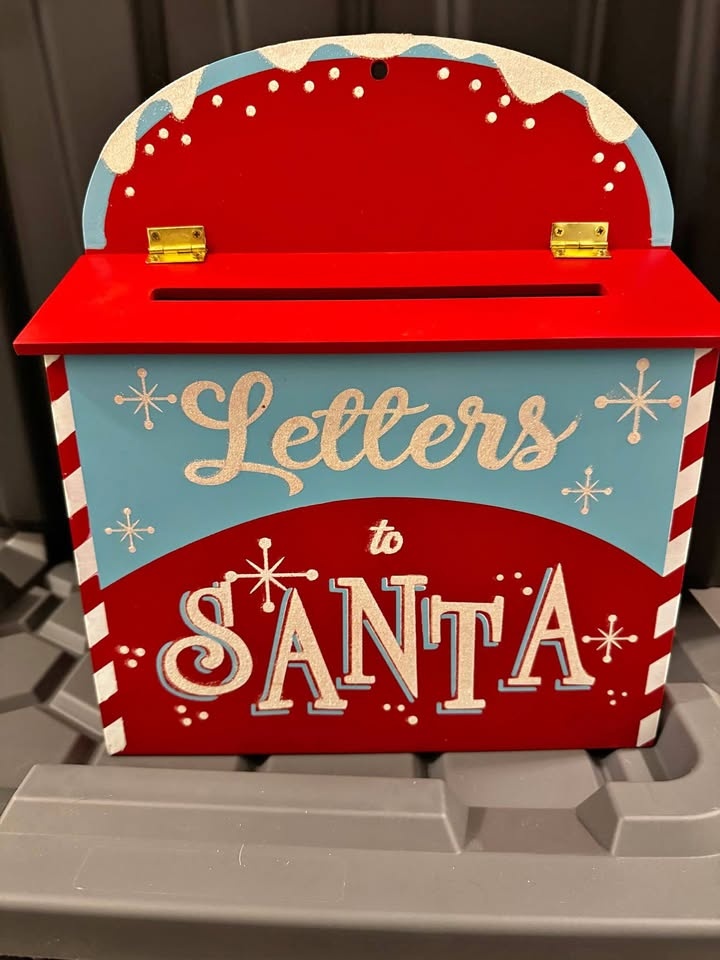 Santa mailbox 12x10x3