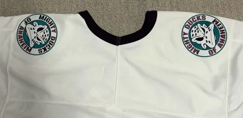 Late 90’s Anaheim Ducks Jersey Team Autographed image indicator(9)