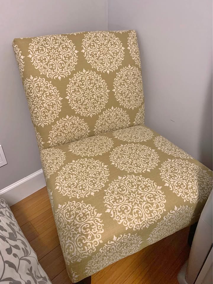 Decorative accent chair