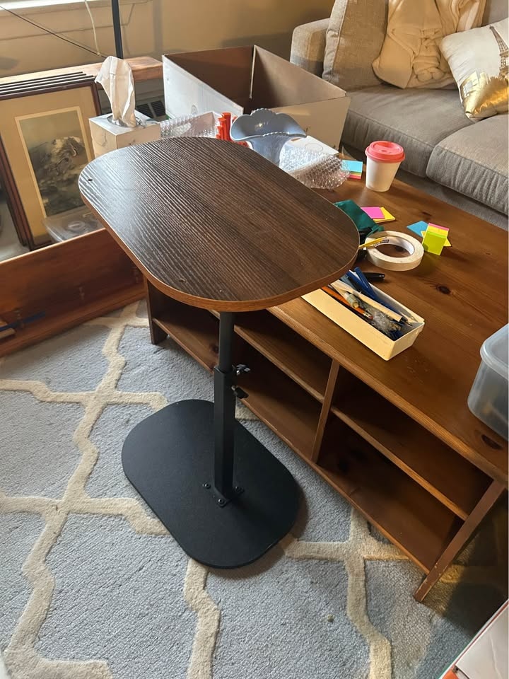 Adjustable height side table - photo 4