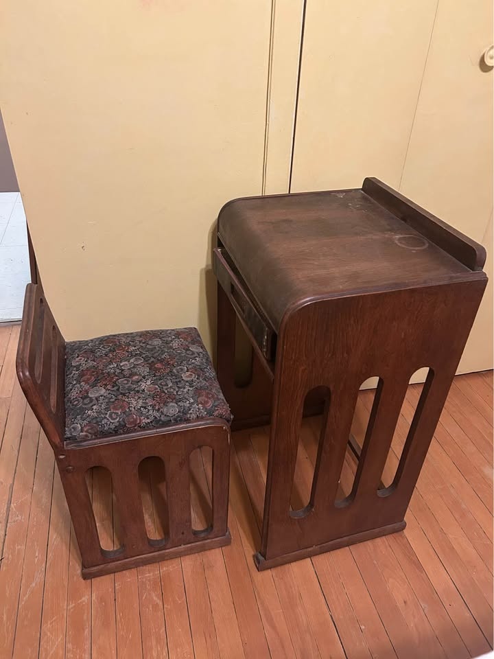 Vintage Wooden Child’s Desk and matching chair - photo 4