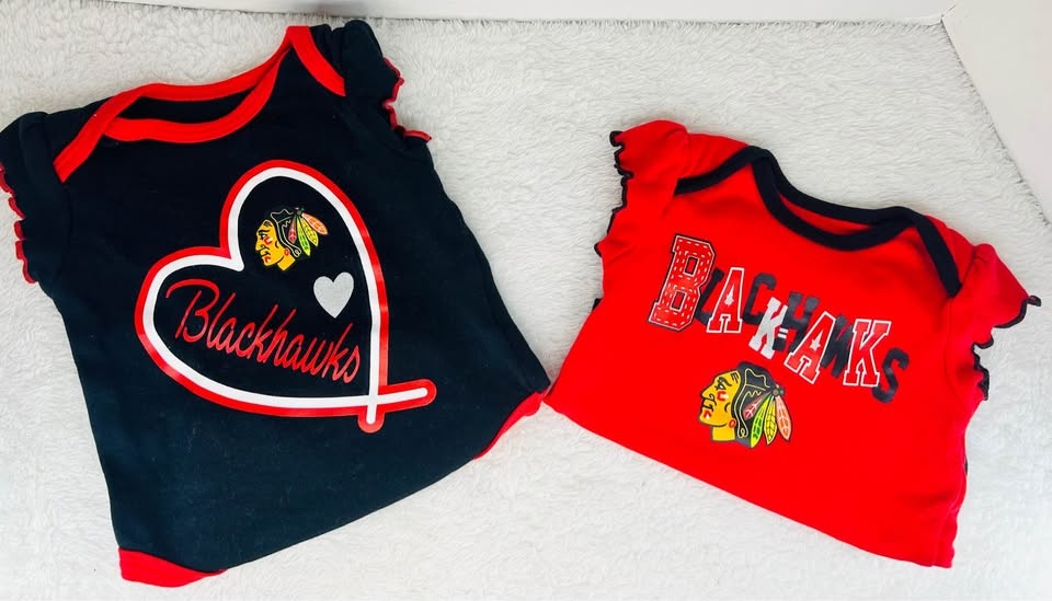 NWOT 2 Oficial Blackhawks One-Piece Girl Size 3 Months... - photo 2