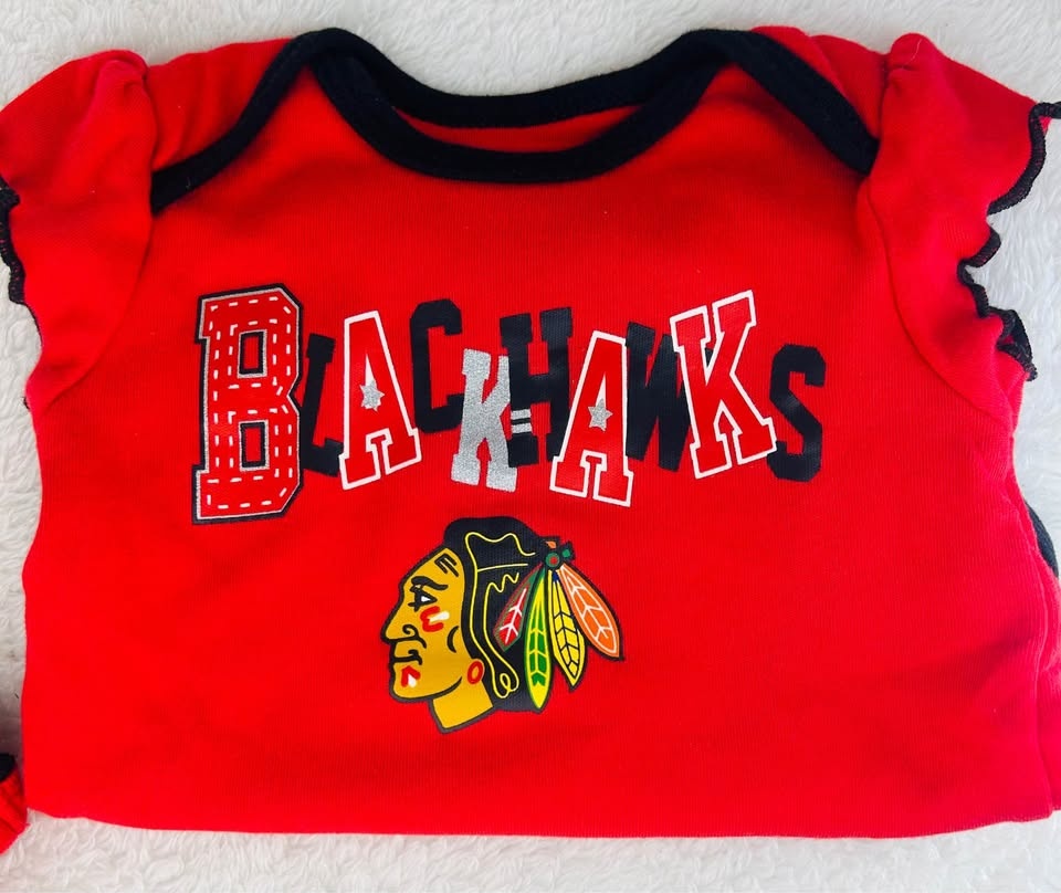 NWOT 2 Oficial Blackhawks One-Piece Girl Size 3 Months... - photo 3