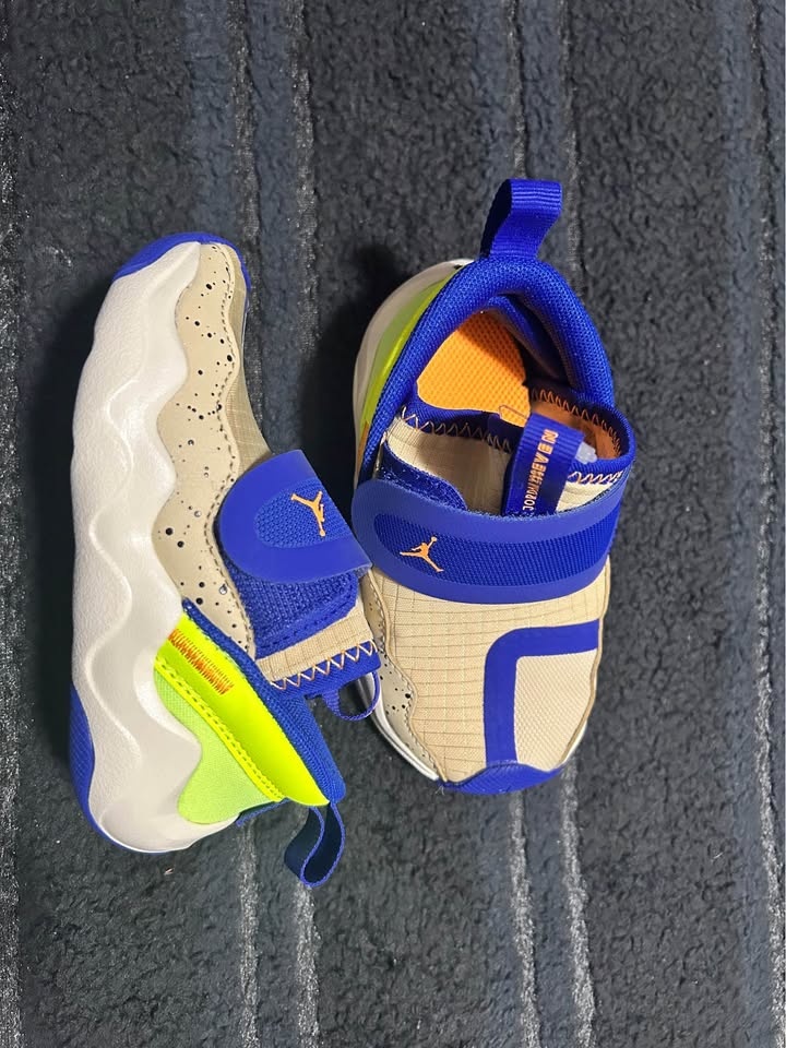 New Jordan 23/7 PS Team Gold Sneakers Shoes Baby/Toddler Boy 5C - photo 3