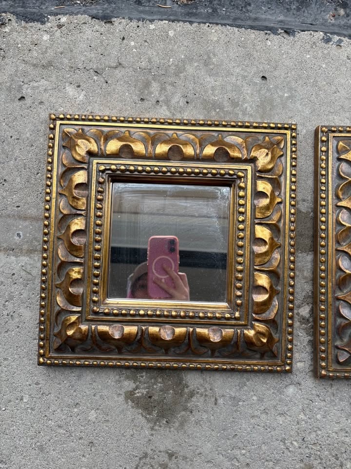 Gold square mirrors - photo 2