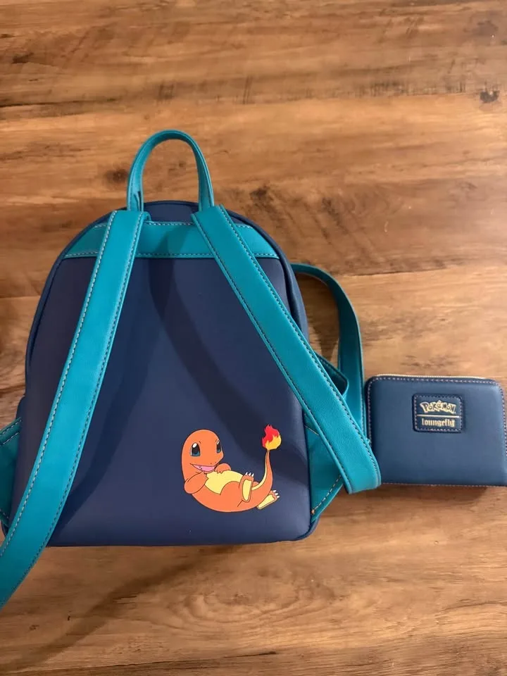 Loungefly Charmander Backpack & Wallet set image indicator(2)