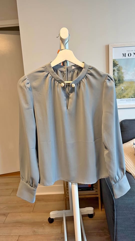 Petite studio nyc blouse size XS