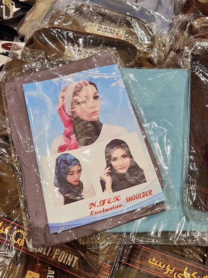 Extended and stretchable attached sleeve for women